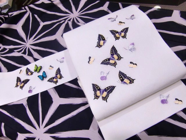 麻の刺繍「蝶」半巾＆名古屋入荷！！_e0167832_14394892.jpg