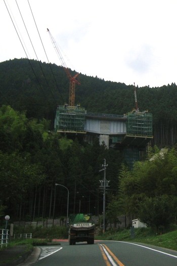 新東名 新城の工事進行中_c0134734_1504891.jpg