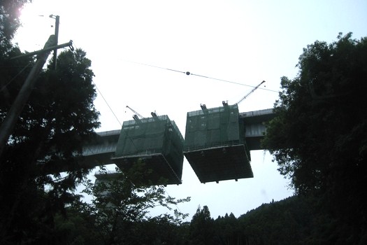 新東名 新城の工事進行中_c0134734_154266.jpg