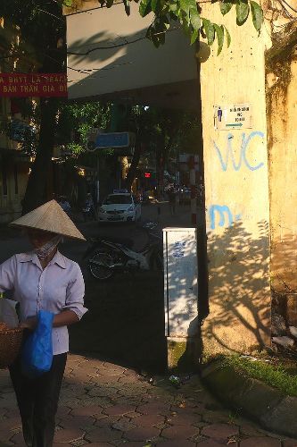 また束の間の夢となるのか 上空真っ青 in  Hanoi ...._c0189379_042011.jpg