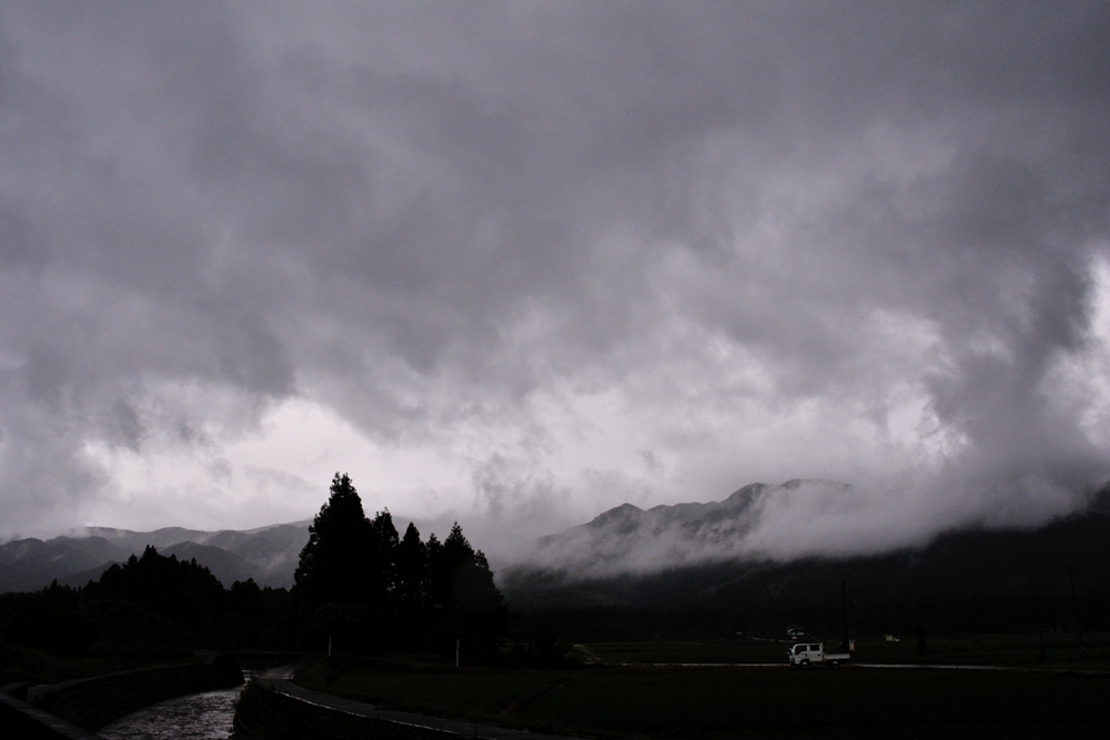 梅雨空_d0240200_21145959.jpg