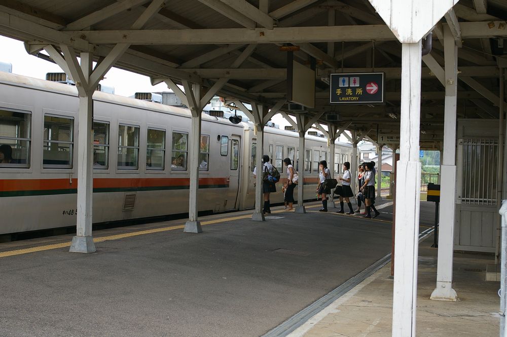 一身田駅_f0140720_23402138.jpg