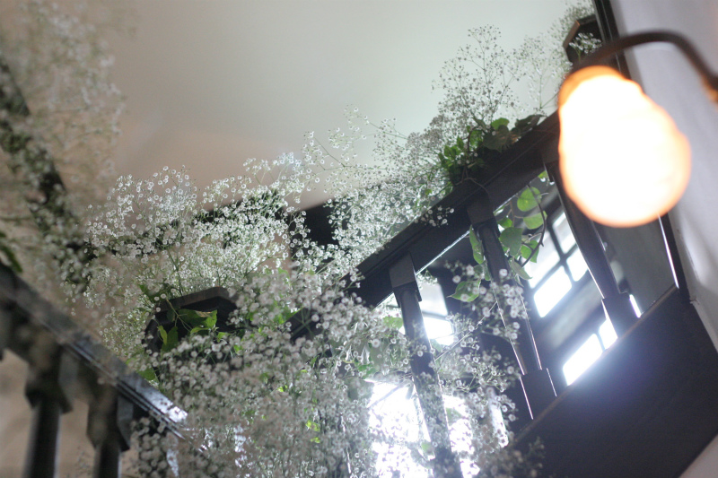 シェ松尾松涛レストラン様の装花 カスミソウの階段２_a0042928_22133952.jpg