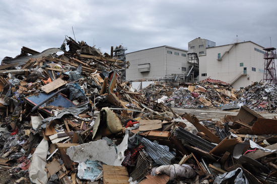 震災直後と現在の被災地の写真比較～宮城県石巻市_e0171573_2235281.jpg