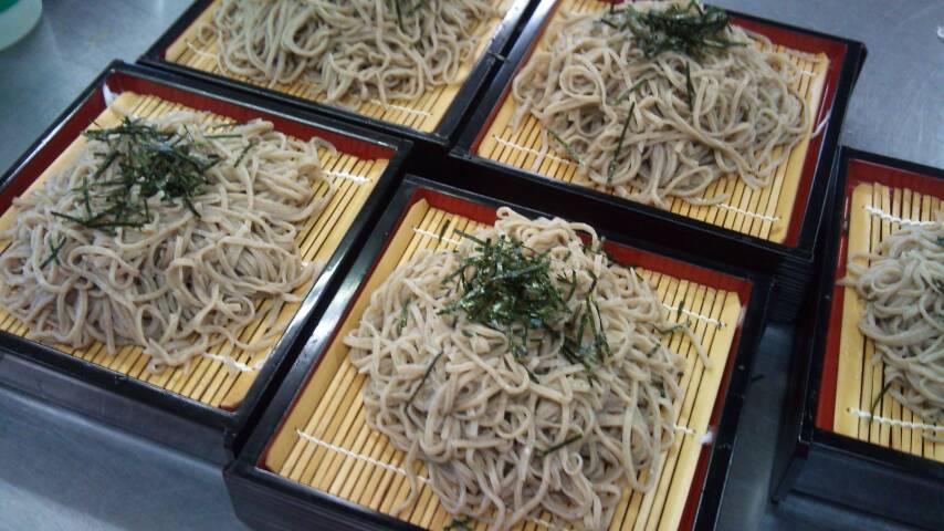 新柳自慢かき揚げ添え木草庵仕込みのざるそば。_d0182179_206968.jpg