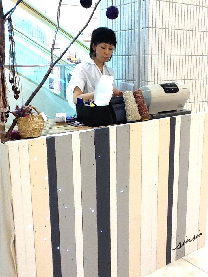 e0138101_00315.jpg