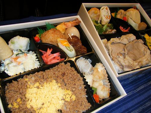 津多屋の弁当_c0184265_1343039.jpg