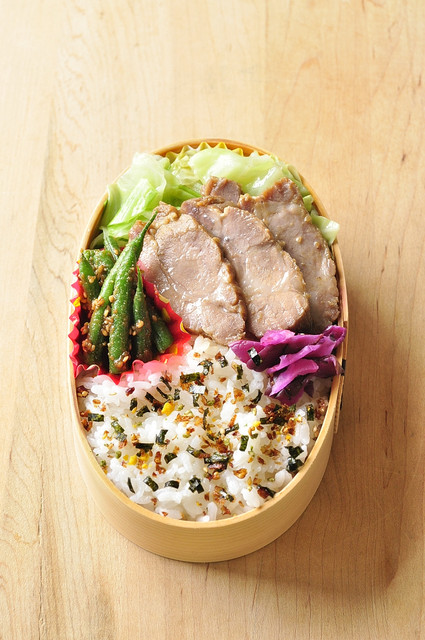 レンジチャーシュー弁当_b0171098_6442555.jpg