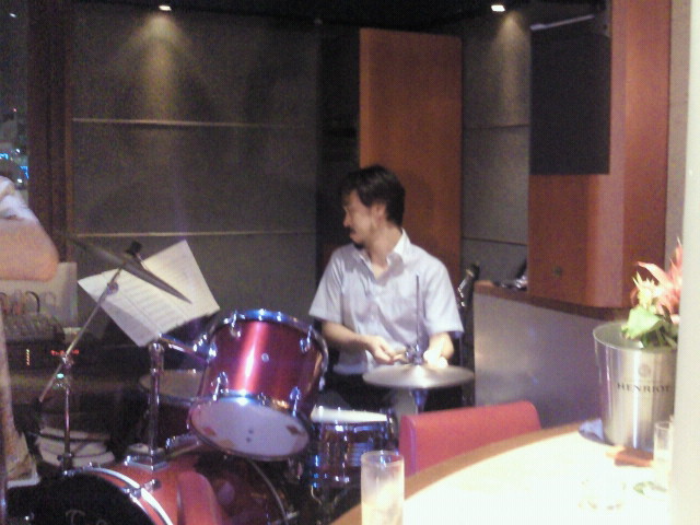 クラブt楽しく終了です。明けて本日はチャーリズクラブ。_f0178313_2332585.jpg