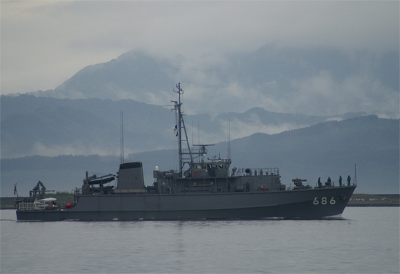 【前編】海上自衛隊掃海部隊「雨上がり函館港一斉出港」_e0150566_0115312.jpg