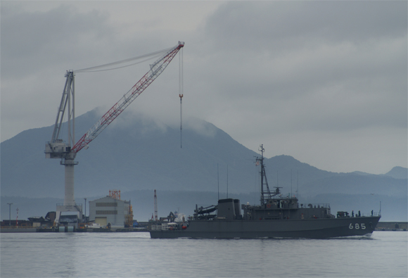 【前編】海上自衛隊掃海部隊「雨上がり函館港一斉出港」_e0150566_029204.jpg