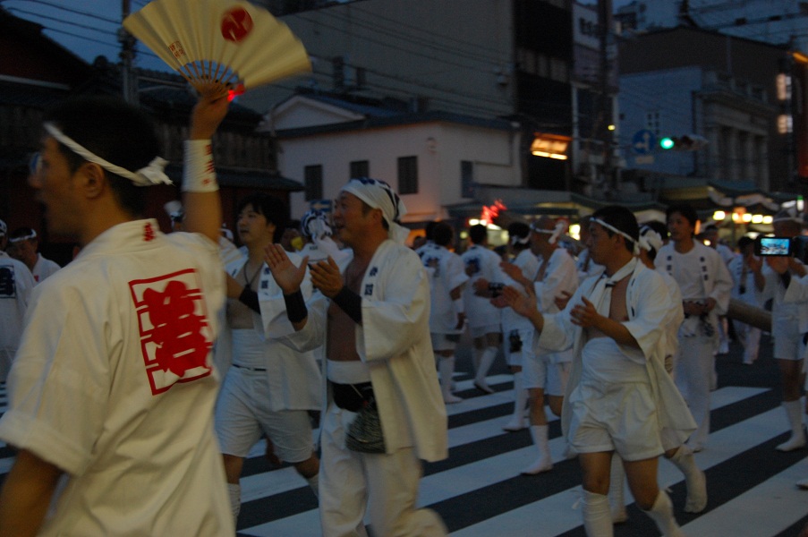 祇園祭　神輿洗いの行列_e0252879_9102378.jpg