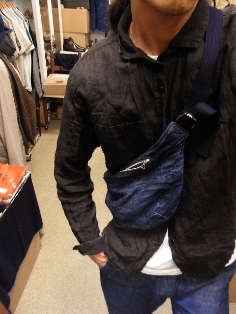 selffoto 147 エプロンでありバッグであり_e0130546_12481498.jpg