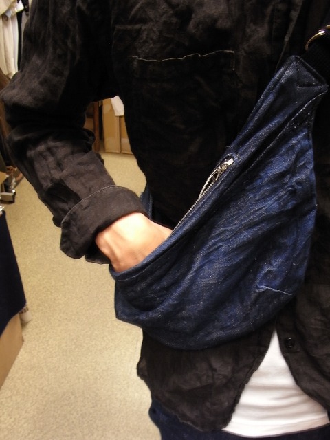 selffoto 147 エプロンでありバッグであり_e0130546_1248231.jpg