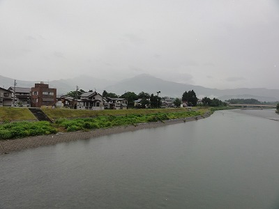 遠くの八海山・駒ケ岳は見えません_a0084753_811687.jpg