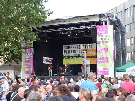 多文化な夏祭り in Stuttgart‏_e0255187_3494639.jpg