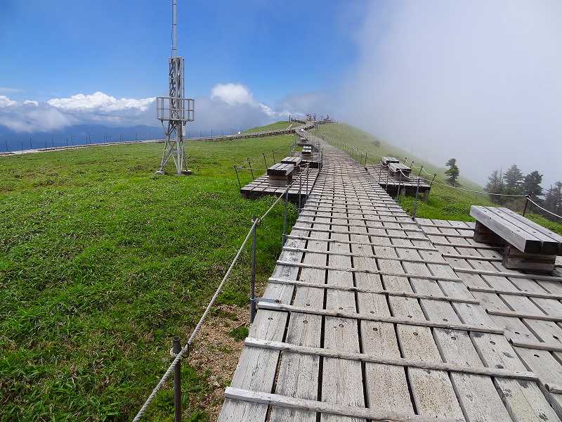 剣山　洞窟探検　　　鎖の行場　「おくさり」_b0124306_1647466.jpg