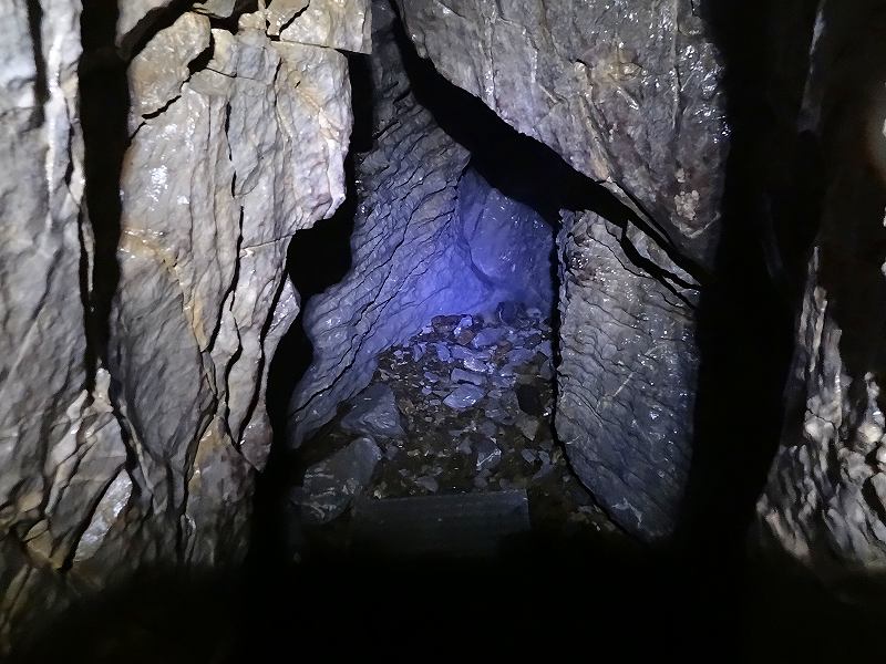 剣山　洞窟探検　　　鎖の行場　「おくさり」_b0124306_210098.jpg