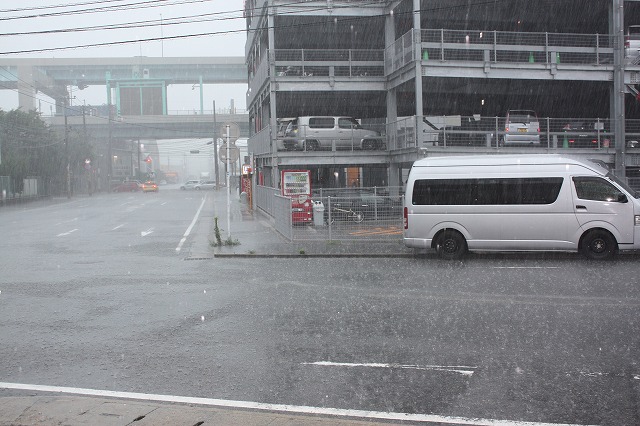 大雨の福岡、、、_a0110720_14284550.jpg