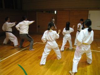 麻生道場 本日も体験 楽しんで稽古しました!_c0118332_2225341.jpg