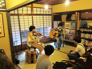 もうすぐ夏休み、宵々々山ライブ_e0230141_130375.jpg