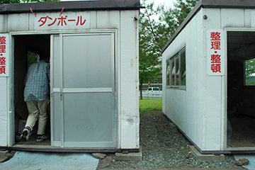 薔薇とゴミ_b0259218_1195488.jpg