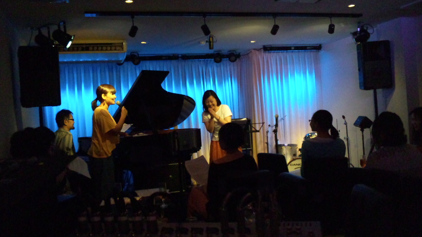 火曜日 明日のライブ!_b0115606_14273294.jpg