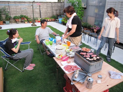 芝生の庭でBBQ☆_d0205695_22465495.jpg