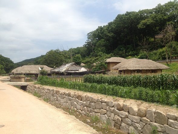 2012年6月　チョロリと釜山　⑪良洞民族村を歩く＠慶州_a0140305_2354370.jpg