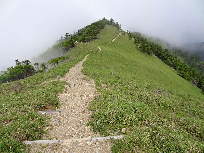 剣山　洞窟探検　　　鎖の行場　「おくさり」_b0124306_1624178.jpg