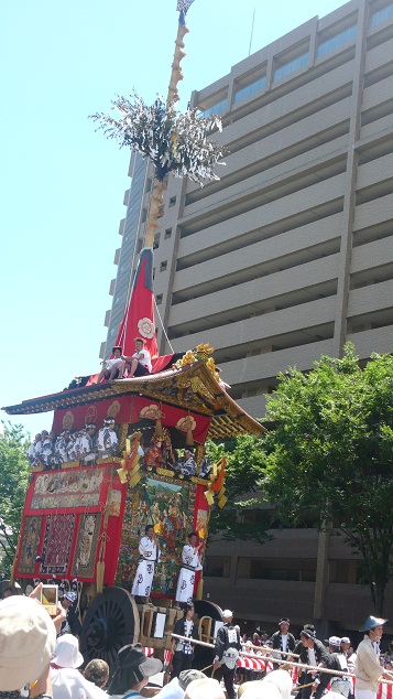 祇園祭り（宵宵山と山鉾巡行）_a0187426_2326414.jpg