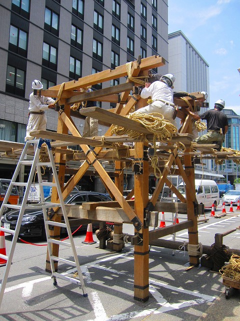 2012祇園祭①鉾立て・準備_e0237645_1162126.jpg
