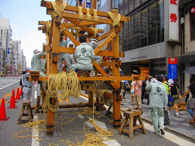 2012祇園祭①鉾立て・準備_e0237645_1172099.jpg