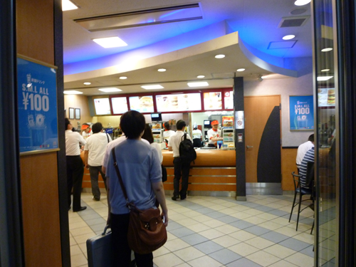 マクドナルド カレッタ汐留店_c0152767_2121929.jpg