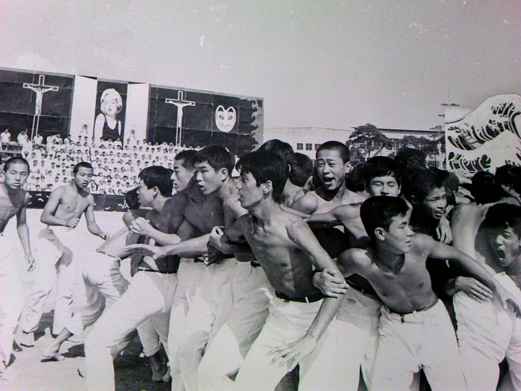 裸体育 