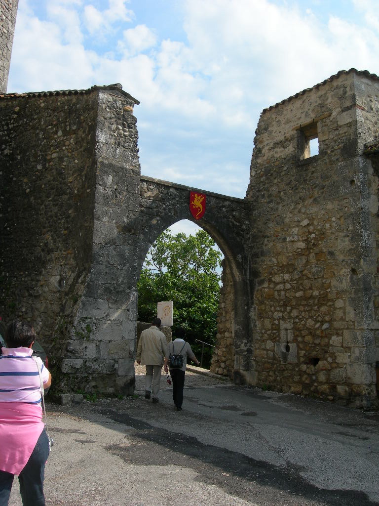 フランスの「最も美しい村」_a0080183_6284434.jpg