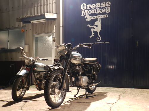 GREASE MONKEY_b0176672_2442056.jpg