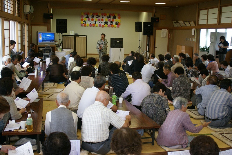 志摩幸子さんを招いてカラオケ発表会　北茨城市_b0183886_223963.jpg