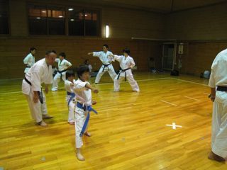 土曜は空手 今日も頑張りました~_c0118332_22144659.jpg