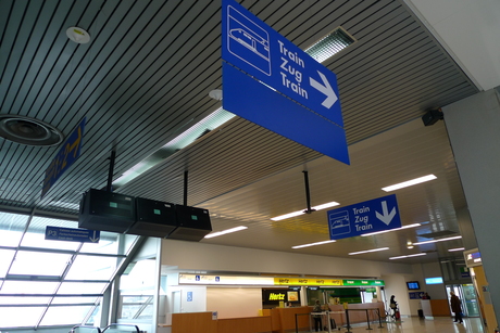 ストラスブール国際空港 L Aeroport International De Strasbourg おフランスの魅力 ストラスブール国際空港 L Aeroport International De Strasbourg おフランスの魅力