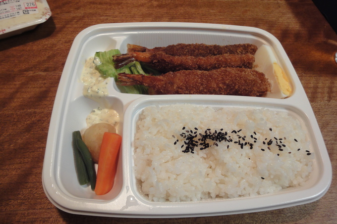 丼に半額お弁当～！！・・・・暑いから許してね（笑）_e0221199_20592646.jpg