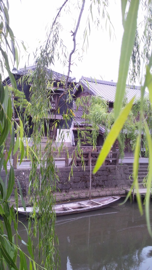 e0084001_14093.jpg