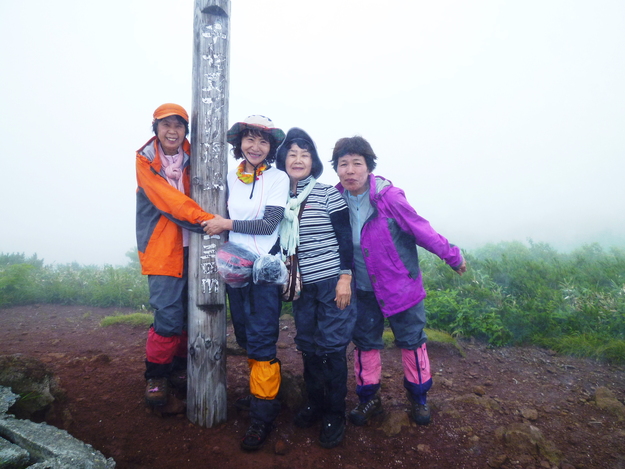北海道登山旅行レポート　雨のチセヌプリ(1,134.2M) に登る_d0170615_761789.jpg