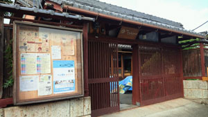 レトロな能登川【滋賀のデザイン会社:スタッフ日記7.23】_d0182742_1031121.jpg