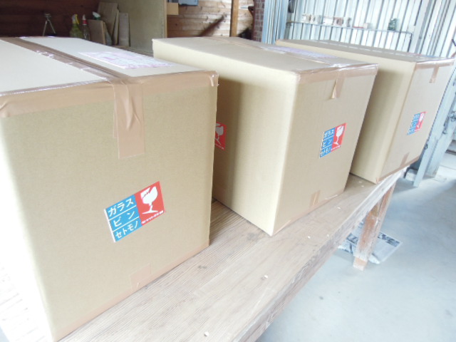 発送作業と写真撮り。_d0195183_21202349.jpg
