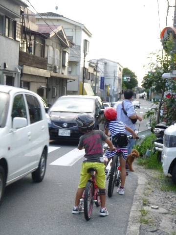 お遣いは冒険だ_c0113733_0504173.jpg