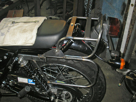 【250ccのバイクにリアキャリアとサイドバッグを取り付けました】_e0218639_0115559.jpg