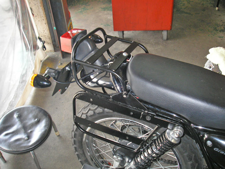【250ccのバイクにリアキャリアとサイドバッグを取り付けました】_e0218639_0121541.jpg