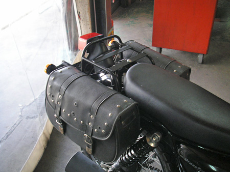 【250ccのバイクにリアキャリアとサイドバッグを取り付けました】_e0218639_0124112.jpg