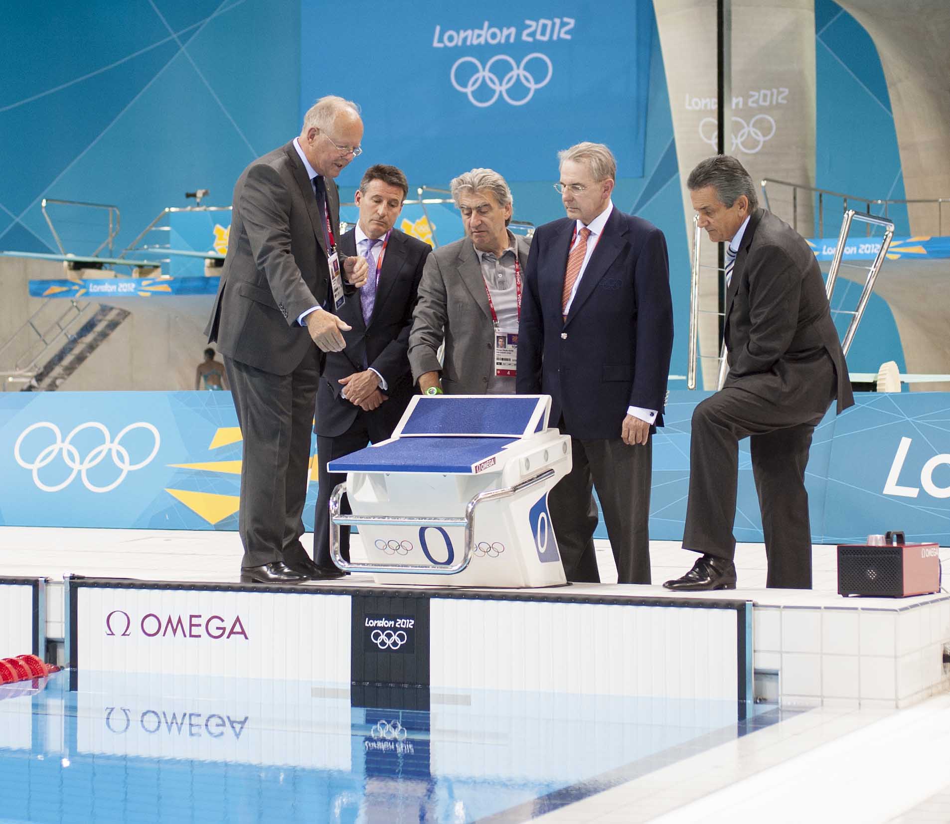 ロンドン大会公式計時のオメガがIOC会長とともに記者会見_f0039351_10362070.jpg